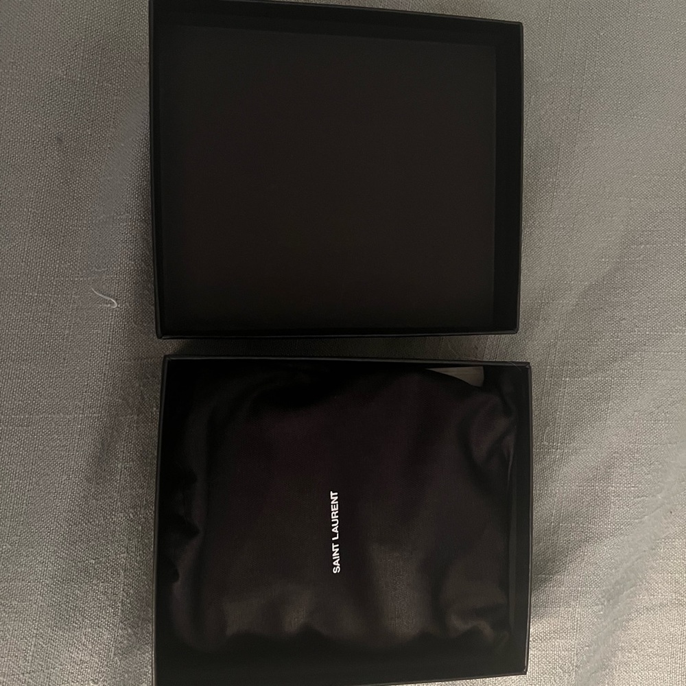 YSL Wallet - Picture 4 of 6